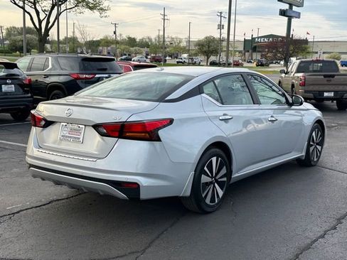 Used 2022 Nissan Altima 2.5 SV FWD image 4