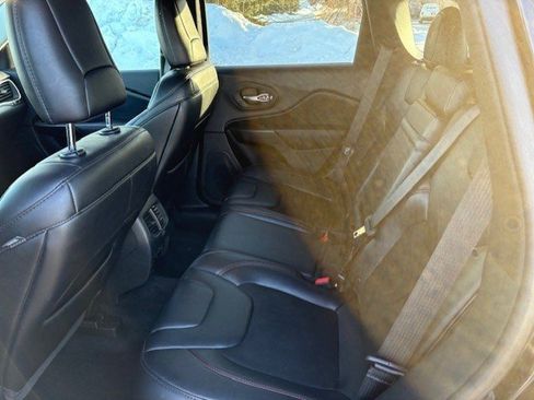 Used 2019 Jeep Cherokee Trailhawk w/ Comfort/Convenience Group image 7