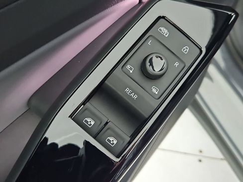 New 2026 Volkswagen ID.4 Pro S Plus image 17