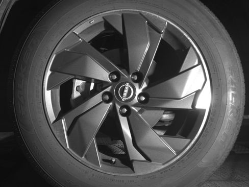 Used 2025 Nissan Rogue SV image 12