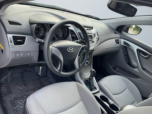 Used 2016 Hyundai Elantra SE FWD image 11