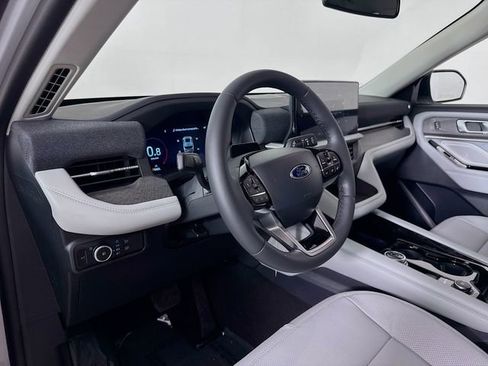 New 2026 Ford Explorer Platinum w/ LUX Leather Package image 9