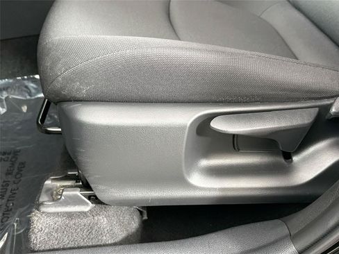 Certified 2023 Toyota Corolla Cross LE FWD image 28