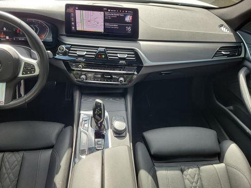 Used 2023 BMW 530i w/ M Sport Package RWD image 8