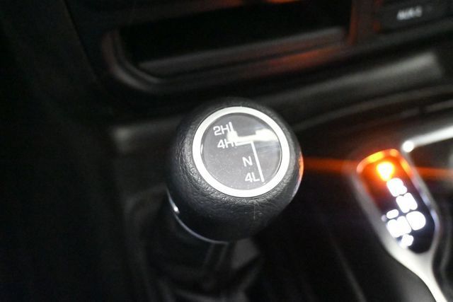 Used 2024 Jeep Gladiator Sport AWD/4WD image 28