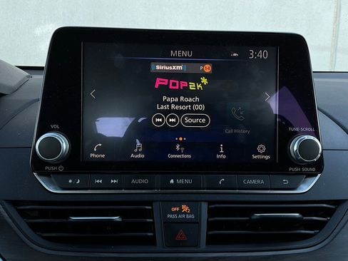 Used 2025 Nissan Altima 2.5 SV image 28