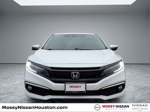 Used 2019 Honda Civic Touring image 3