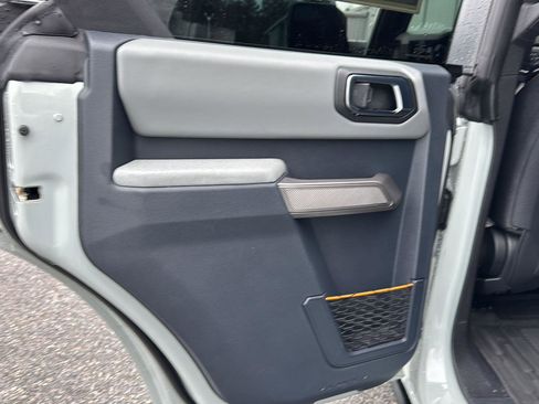 Used 2023 Ford Bronco Badlands image 15