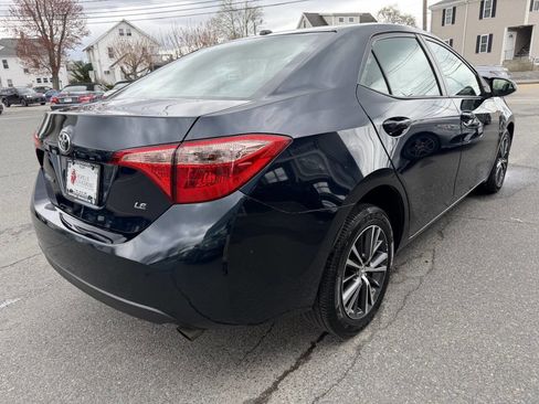 Used 2018 Toyota Corolla LE w/ LE Premium Package w/Moonroof image 8