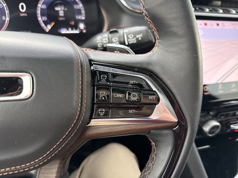 Used 2022 Jeep Grand Cherokee L Summit w/ Advanced Protech Group IV image 17