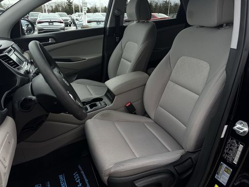 Used 2018 Hyundai Tucson SE w/ Cargo Package image 17