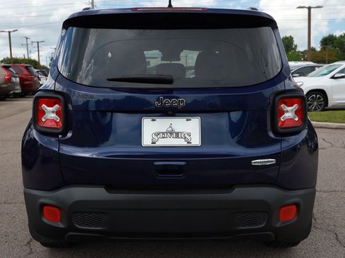 Used 2018 Jeep Renegade Latitude FWD image 4