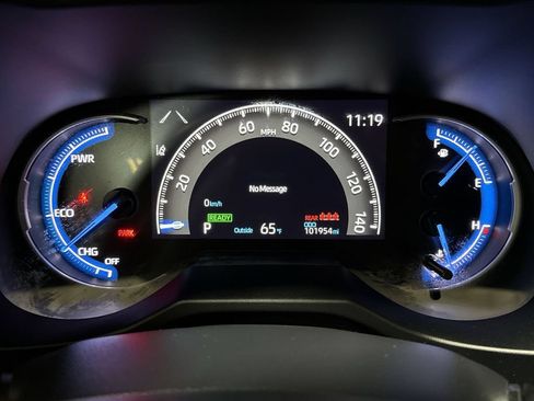 Used 2023 Toyota RAV4 LE AWD/4WD image 12