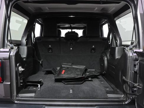 Used 2018 Jeep Wrangler Unlimited Rubicon AWD/4WD image 19