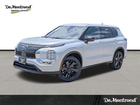 New 2026 Mitsubishi Outlander LE FWD image 1