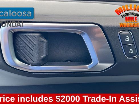 Used 2023 Ford Bronco Badlands image 14