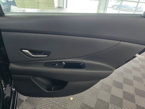 New 2026 Hyundai Elantra Limited FWD image 36