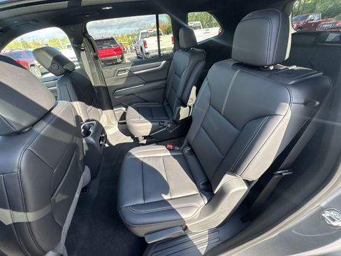 New 2026 GMC Acadia Elevation AWD/4WD image 25