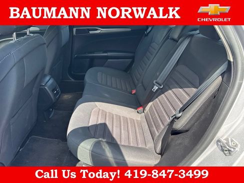 Used 2019 Ford Fusion SE FWD image 36
