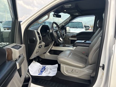 Used 2018 Ford F150 Lariat w/ Equipment Group 502A Luxury image 10