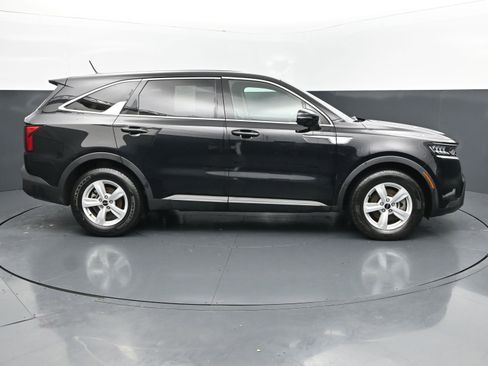 Used 2023 Kia Sorento LX FWD image 6