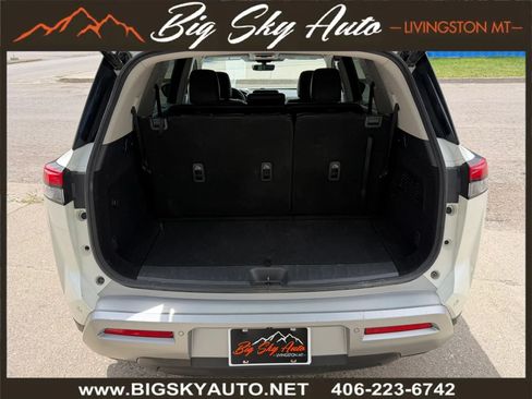 Used 2024 Nissan Pathfinder SL AWD/4WD image 22