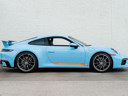 Used 2024 Porsche 911 Carrera 4S AWD/4WD image 3