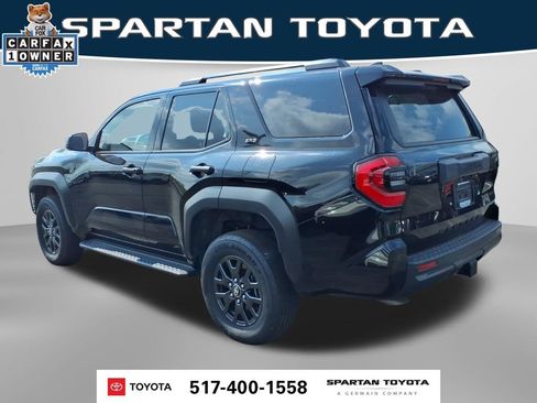 Used 2025 Toyota 4Runner SR5 AWD/4WD image 9