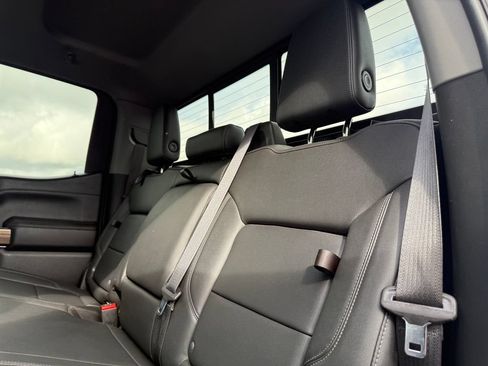 Used 2021 Chevrolet Silverado 1500 LT Trail Boss w/ Convenience Package II AWD/4WD image 18