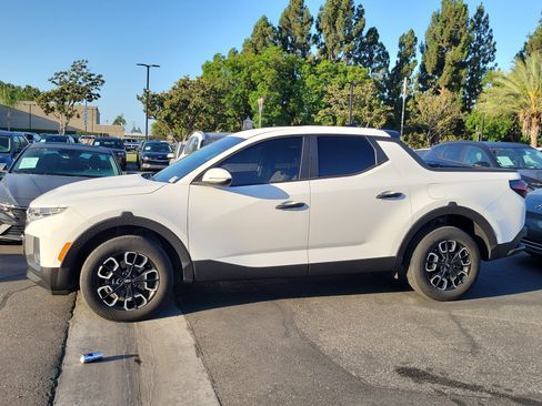 Certified 2024 Hyundai Santa Cruz SEL FWD image 2