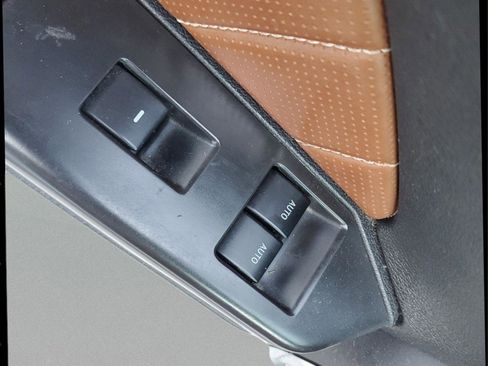 Used 2010 Ford Mustang Convertible RWD image 11