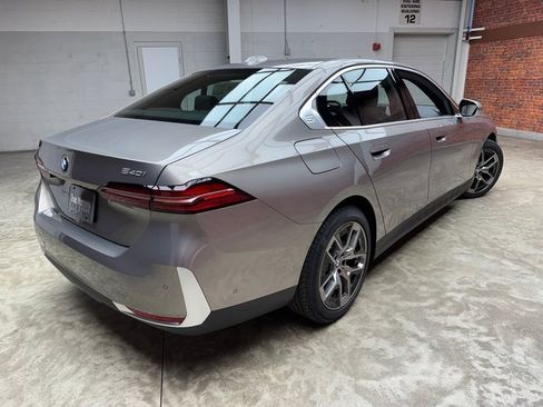 New 2026 BMW 540i xDrive w/ Premium Package image 5