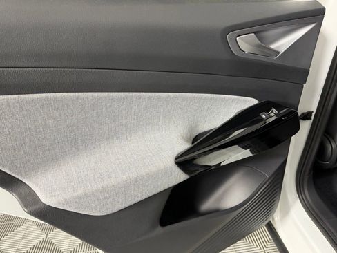 Used 2023 Volkswagen ID.4 Pro image 28