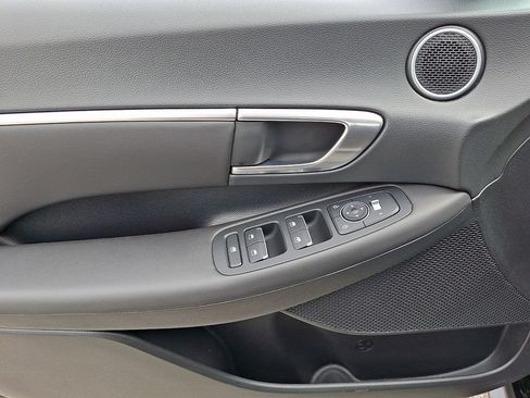 Used 2023 Hyundai Sonata SEL w/ Convenience Package FWD image 12