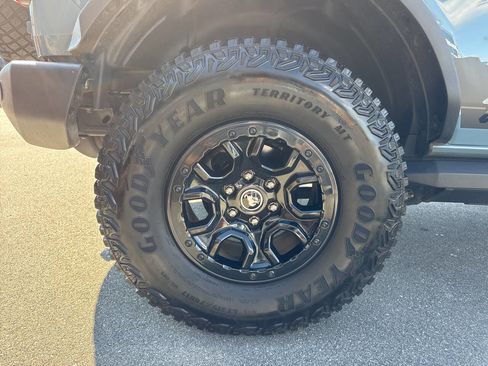 Used 2022 Ford Bronco Wildtrak image 48