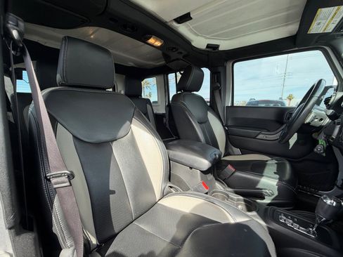 Used 2017 Jeep Wrangler Unlimited Sport w/ Connectivity Group image 19