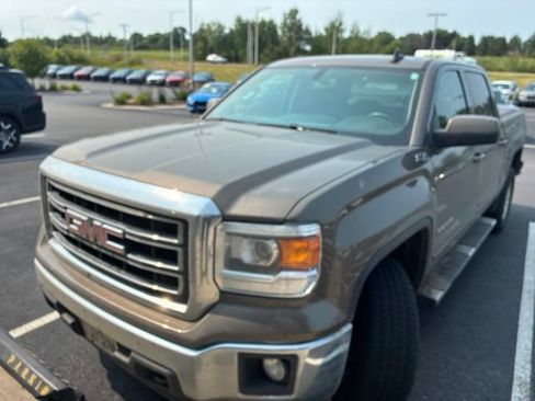 Used 2015 GMC Sierra 1500 SLE w/ SLE Value Package AWD/4WD image 4