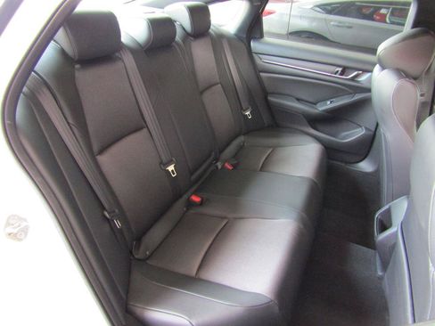 Used 2019 Honda Accord Sport image 18