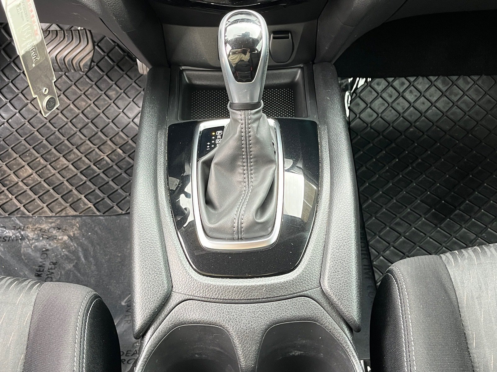 Used 2020 Nissan Rogue S w/ Special Edition Package FWD image 27