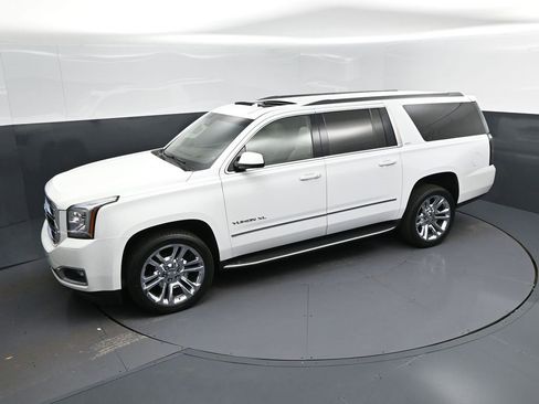 Used 2020 GMC Yukon XL SLT w/ Premium Edition image 33