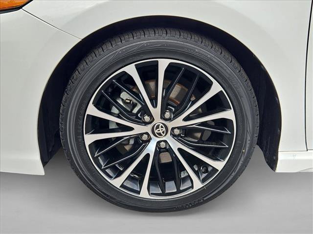 Used 2020 Toyota Camry SE w/ Convenience Package FWD image 22