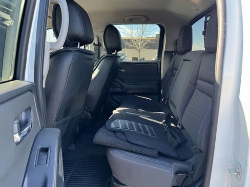 Used 2022 Nissan Frontier SV image 10