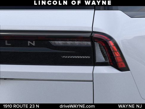 New 2025 Lincoln Navigator Reserve w/ Jet Appearance Package AWD/4WD image 22