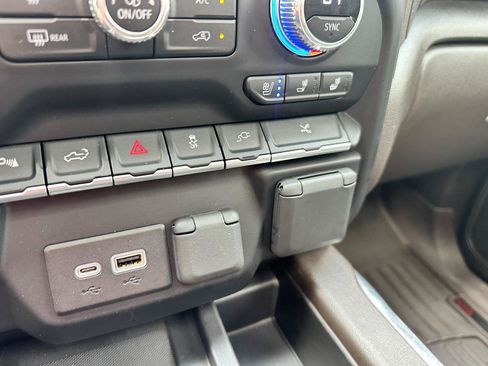 Used 2022 GMC Sierra 3500 Denali w/ Denali Ultimate Package AWD/4WD image 55