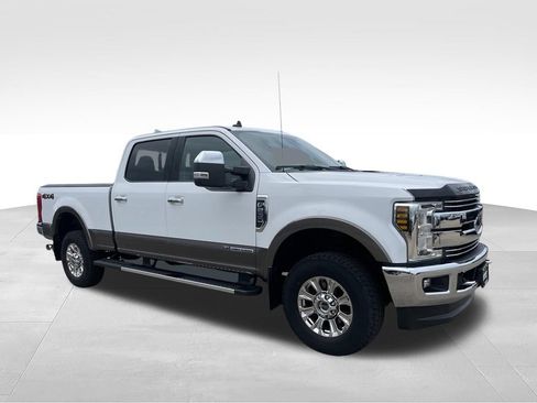 Used 2019 Ford F250 Lariat w/ Lariat Ultimate Package AWD/4WD image 2