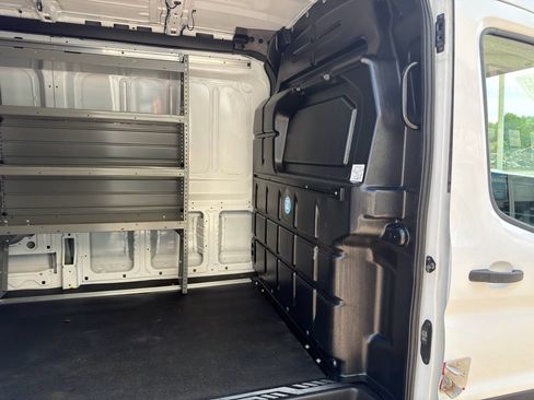 Used 2024 Ford Transit 250 148 Medium Roof RWD image 33