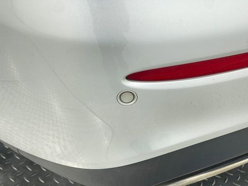 Used 2018 Mercedes-Benz E 300 4MATIC image 13