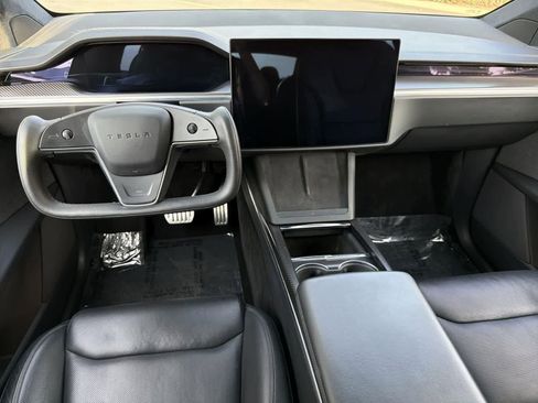 Used 2022 Tesla Model X Plaid image 11