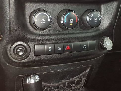 Used 2012 Jeep Wrangler Unlimited Sahara w/ Trailer Tow Group AWD/4WD image 20
