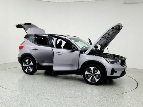 New 2026 Volvo XC40 B5 Plus w/ Protection Package Premier image 10